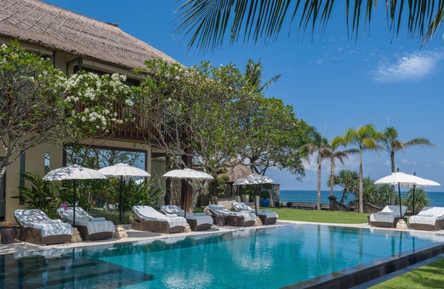 Villa Ambra 5BR Tropical Oceanfront Villa At Pererenan Beach
