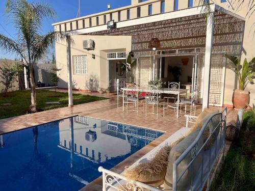 Villa Ambre with Pool And Garden