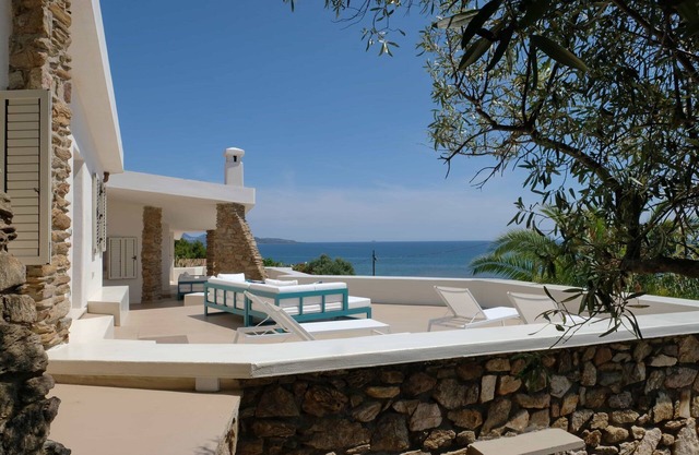 Villa Amoreddu with rooftop Jacuzzi and private beach