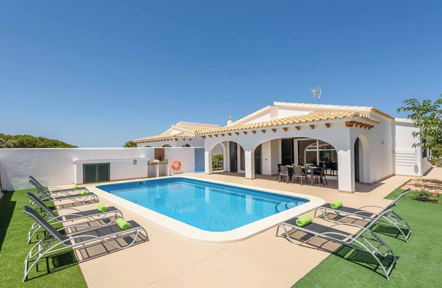 Villa Anabel - Three Bedroom Villa, Sleeps 6