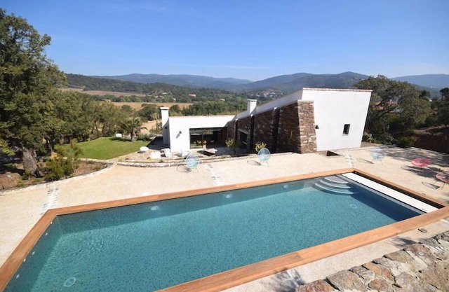 Villa Angueiroun 5 * Deluxe (ref. ELLE DECORATION No. 237 July-August 2015)