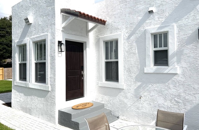 Villa Aqua Historic fully restored villa close to beach and down town