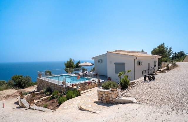 Villa 'Areti' with Sea View, Wi-Fi and Air Conditioning