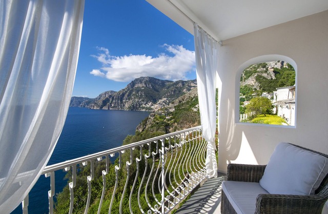 Villa Arzilla 2 with private descent to the sea