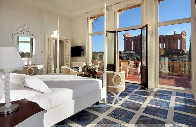 Villa Athena Resort