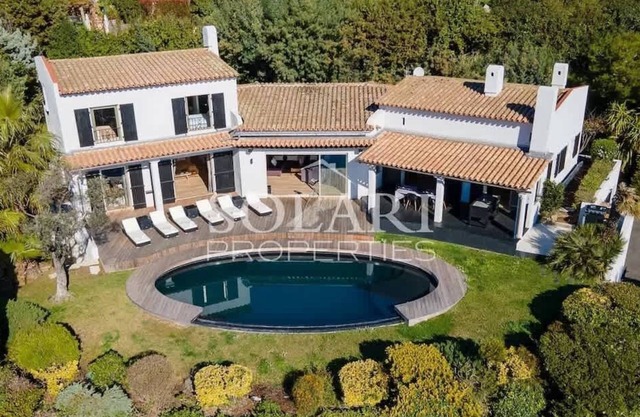 Villa avec piscine - 8 personnes