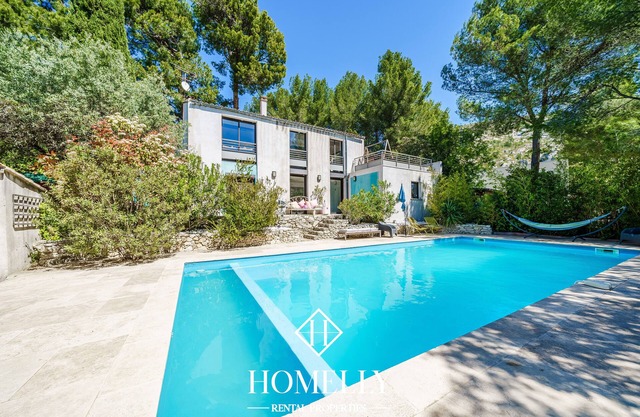 Villa Avec Piscine à Gémenos Permettant de Rayonner Dans la Région de Provence