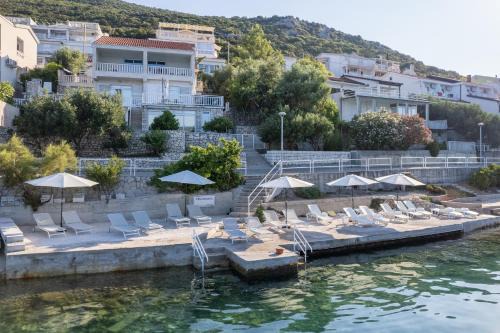 Villa Azzurro with Private Beach