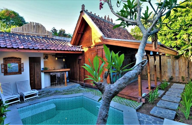 Villa BAgus - near Seminyak beach & trendy shops, restaurants, cafes