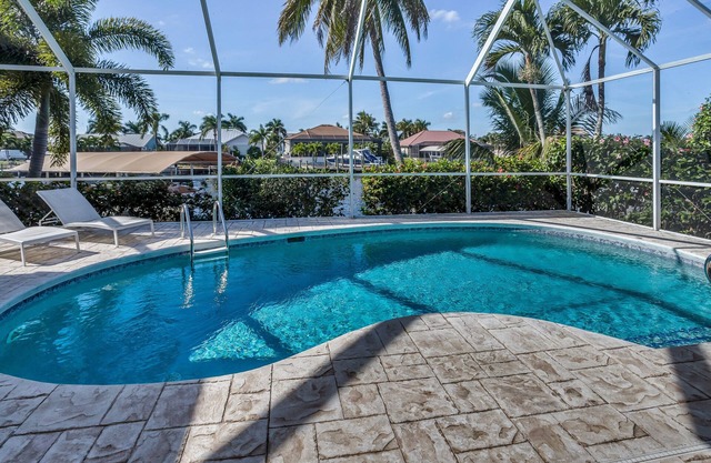VILLA BELLAGGIO - Western Exposure, Gulf Access, Pool, Boatlift, 3 bed & 3 bath