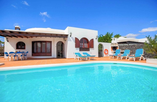 Villa Bianchi - Three Bedroom Villa, Sleeps 6
