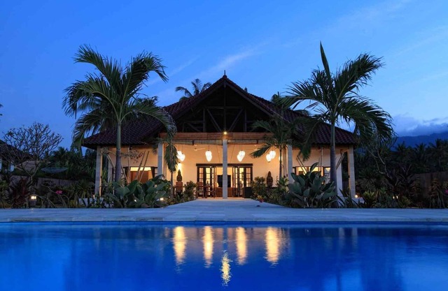 Villa Bima Sena- Luxury Beachfront Villa with Private Pool, Chef & Staff (2-6 p)