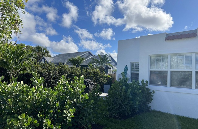 Villa Blanca all new close to beach