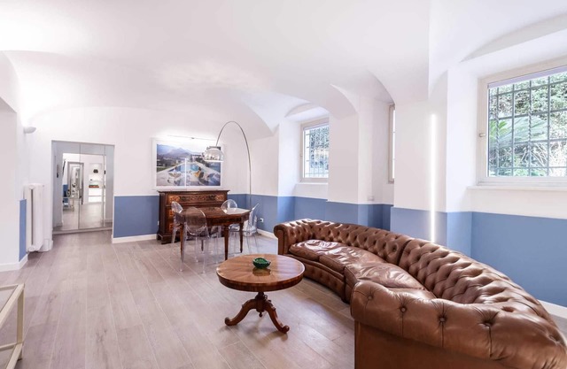 Villa Borghese: Quiet, Renovated Retreat with WiFi, AC, Patio – Palm House 2