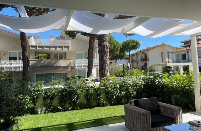 VILLA BRIANZA 30 MT FROM THE SEA