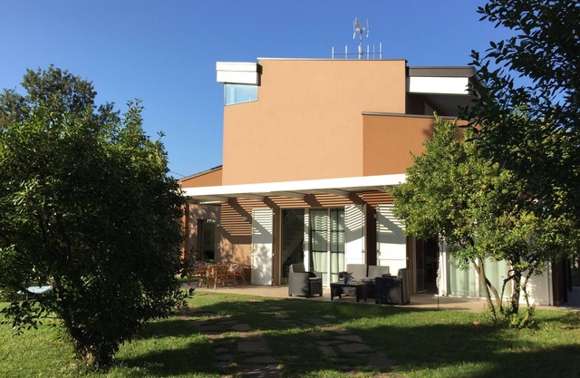 VILLA BROWN - GREEN & SEA, sleeps 6 - Including place on the beach