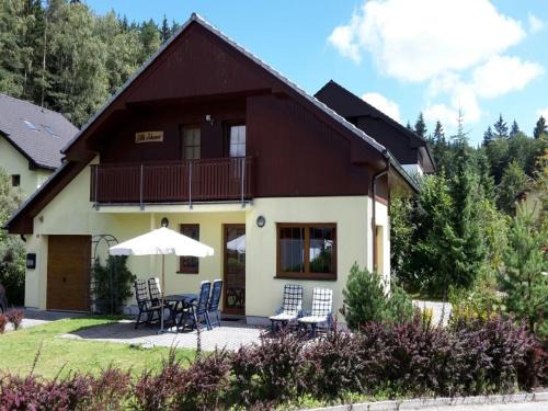 Villa by Lake & Slopes