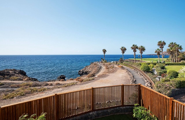 Villa by the Sea, golf and sports pier