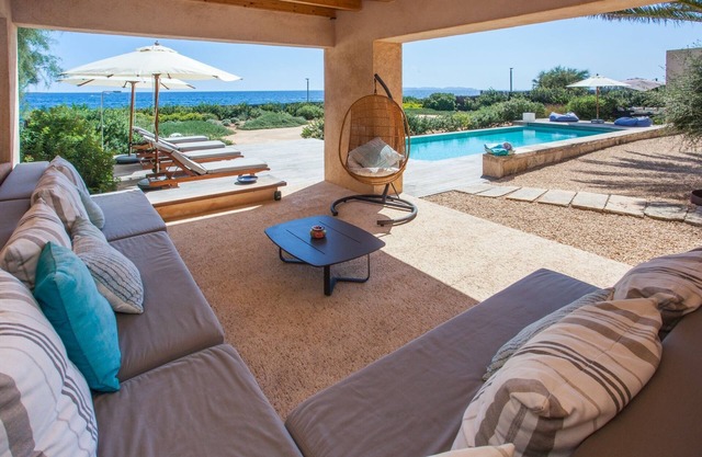 Villa Cabrera with private pool 12 pax