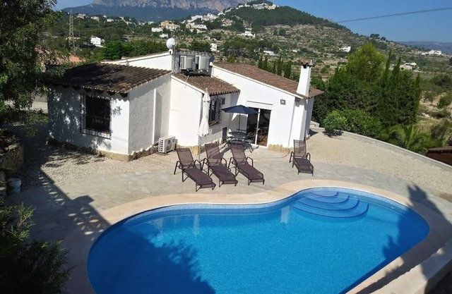 Villa CALPE with private pool, garden, in a very quiet area
