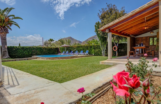 Villa Can Lluc(Private villa with big barbecue)