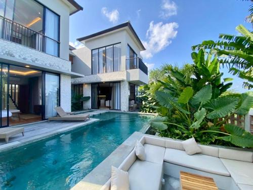 Villa Cana In the Heart of Canggu - By Aroha Holiday Homes