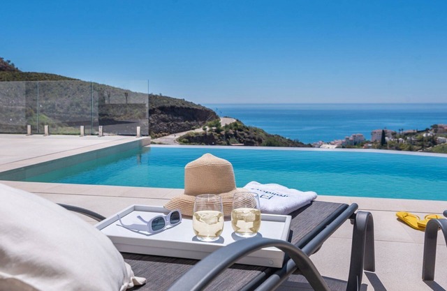 Villa Canderi Peñoncillo Torrox by Ruralidays