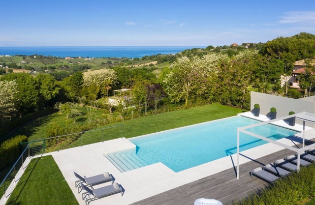 Villa Castelletto - Six Bedroom Villa, Sleeps 14