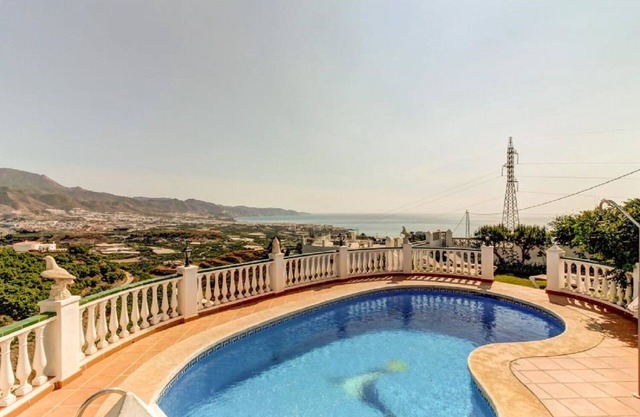 VILLA CEREZO