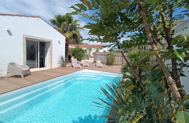 Villa Clair de Dune * and its swimming pool, close to the sea & cycle paths
