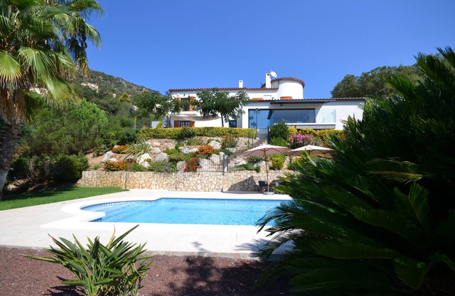 Villa Climatisée, Belle Piscine et vue Extraordinaire, Expo Sud, 4 km de la mer