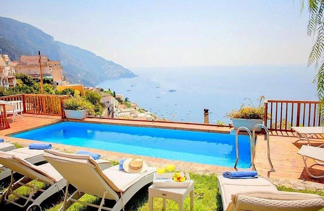 Villa Concordia: A splendid three-story villa which faces the sun and the sea, with Free WI-FI.