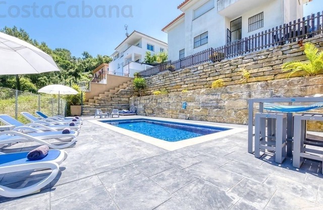 Villa "Costacabana - Fransisca" with Mountain View, Private Pool & Wi-Fi
