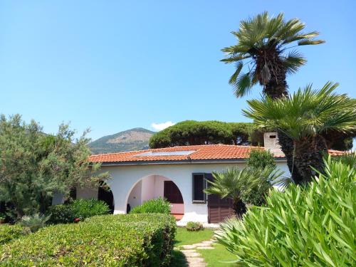 VILLA D LADY fronte mare