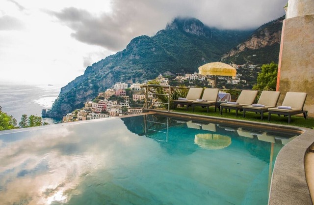 Villa D'oro, Unique villa with pool and sea views