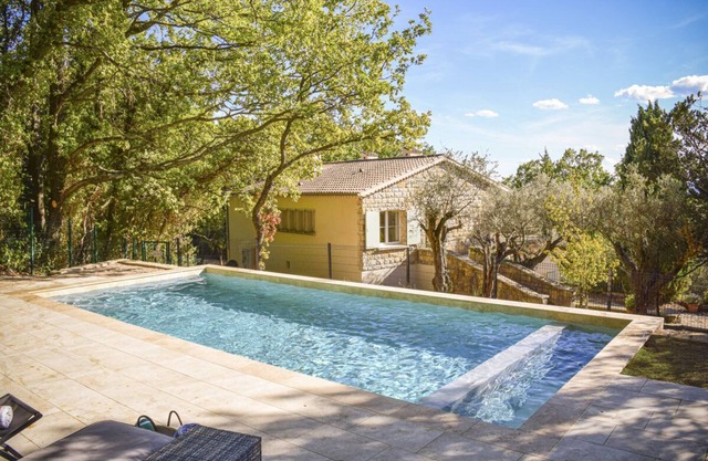 Villa De L'Ourse - Five Bedroom Villa, Sleeps 12