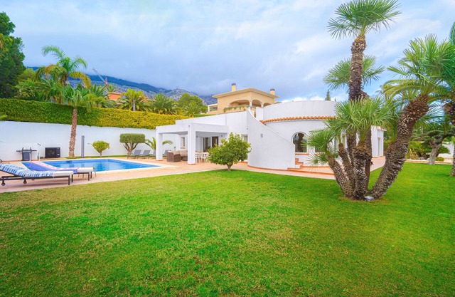 Villa del Maestro is a luxury villa in quiet residence close to golf