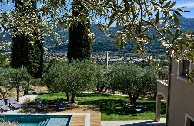 Villa des Tuillères, panoramic view of Nyons