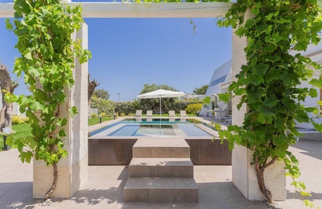 Villa Dolce Vita | 3 Bedrooms | Spacious Garden with Private Pool, Hot Tub, Sauna and BBQ | Polignano a Mare