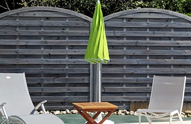 villa dolus d'oleron, heated swimming pool shared by our 2 apartments (4p and 6p)