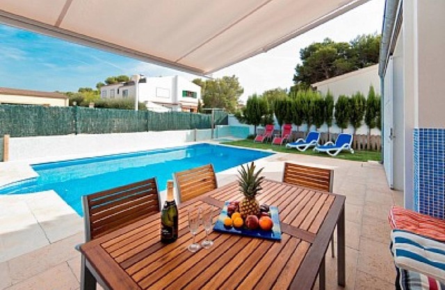 Villa DOMUS GENTI. Chalet with BBQ &Private pool. Great beach by walking distance - Free Wifi