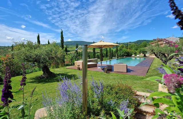 Villa Dora - Luxury villa with swimming pool in San Gimignano in Tuscany