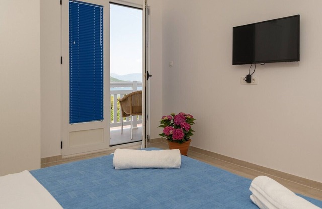 Villa Doris - Double Room with Balcony and Sea View