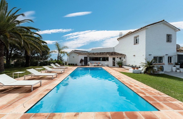 Villa 'El Cortijo' with Sea View, Private Pool and Wi-Fi