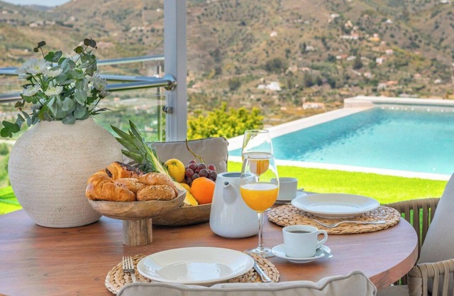 Villa El Retiro de Torrox by Ruralidays