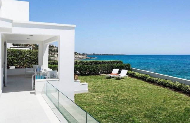 Villa Eleonora - Beachfront villa