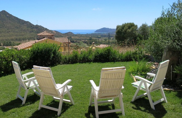 Villa Elisa Castiadas