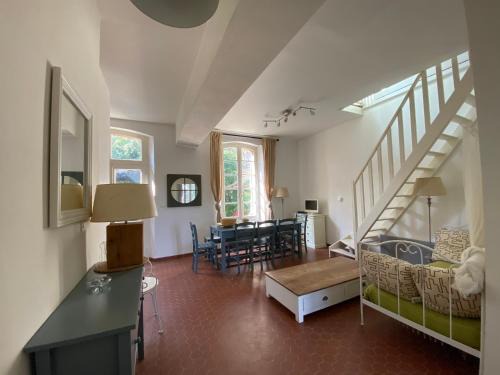 Villa en duplex a 50m des falaises Sud de Porquerolles