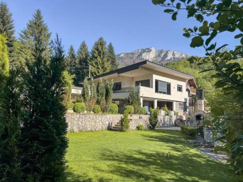 Villa Eterna