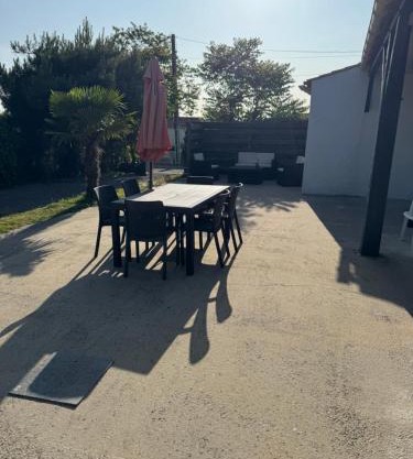 Villa Family Surf sur un terrain arborée et clos, calme et repos